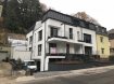 Penthouse Vente 3 chambres à Luxembourg-Kirchberg - 1 249 000 € Fis Immobilière est fière de vous présenter une petite résidence de 5 unités située à 35, Rue du Grünewald L-1647 Luxembourg. Vous souhaitez habiter au 1er ou au 2ème étage et avoir un accès directe sur le jardin privatif depuis votre appartement ? Cela est possible avec la Résidence