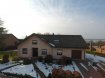 Maison individuelle Vente 3 chambres à Berle - 578 000 € Belle maison individuelle, construite en 1991 sur un terrain de 8.25 ares, situation en pleine nature et avec vue imprenable sur les champs.
La maison se compose comme suit:
Rdch: hall d'entrée, grand salon avec salle à manger ouvert sous toiture avec poêle de faïence, mezzanine, cuisine équipée, une grande chambre à coucher, salle de bains avec baignoire de coin, douche et WC, débarras, grand garage pour une voiture, accès à la terrasse et au jardin joliment aménagé par le living.
1er étage: 2 chambres à coucher, bureau sur mezzanine avec vue sur living, salle de douche.
Chauffage mazout, fenêtres en bois double vitrage, joli poêle de faïence au séjour.
La maison est disponible pour octobre 2018.
Ref agence :1120