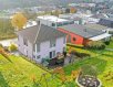Maison Vente 4 chambres à Weidingen - 670 000 € -- FR --
Maison unifamiliale à Weidingen - Commune de Wiltz
Surface habitable: - 155 m2
Surface brute: - 227 m2
Terrain: 6 ares
Rdc:
- Hall spacieux et lumineux en mezzanine
- Living avec cuisine équipée ouverte - accès vers la terrasse de 50m2
- Bureau
- Vestiaire
- WC séparé
1er étage:
- Hall de nuit
- 1 chambre parentale avec dressing
- 2 chambres à coucher de 15m2 chacune
- Grande salle de bains avec baignoire, douche et WC
Sous-sol:
- 1 garage pour 2 voitures (43m2)
- Cave (Salle de loisirs)
- Local technique et buanderie
Grenier:
- Stockage
Aspects techniques:
- Chauffage au gaz
- Triple vitrage
- VMC double flux
- Aspirateur centralisé
- Système de récupération d'eau
- Alarme
- Installations prévues pour panneaux solaires et poêle à bois
N'hésitez pas à nous contacter pour d'autres informations:
info@immowolz.lu / 352 95 82 59-1
-- DE --
Haus in Weidingen - Gemeinde Wiltz
Wohnfläche: - 155 m2
Bruttofläche: - 227 m2
Land: 6 Ar
Erdgeschoss:
- Geräumige und helle Mezzanine-Halle
- Wohnzimmer mit offener Küche - Zugang zur Terrasse von 50m2
- Büro
- Garderobe
- separates WC
1. Etage:
- Nachtsaal
- 1 Schlafzimmer mit Ankleide
- 2 Schlafzimmer von je 15m2
- Großes Badezimmer mit Badewanne, Dusche und WC
Keller:
- 1 Garage für 2 Autos (43m2)
- Keller (Aufenthaltsraum)
- Technikraum und Wäscherei
Dachgeschoss:
- Lagerung
Technische Aspekte:
- Gasheizung
- Dreifachverglasung
- VMC-Dual-Streams
- Zentralstaubsauger
- Wasserrückgewinnungssystem
- Alarm
- Geplante Installationen für Sonnenkollektoren und Holzofen
Zögern Sie nicht, uns für weitere Informationen zu kontaktieren:
info@immowolz.lu / 352 95 82 59-1
Ref agence :6871
