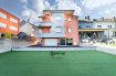 Appartement Vente 2 chambres à Oberkorn - 398 500 € APPARTEMENT MAT ENGEM BIS ZWEE SCHLOFZËMMER ZE VERKAFEN ZU UEWERKUER (GEMENG DEIFFERDENG)
BK-Immo Promotion proposéiert Iech zum Verkaf en flott an luminéist Appartement um leschten Stack mat 1-2 Schlofzemmer, enger équipéierter Kichen, engem spaciéisen Living, engem Buedzëmmer mat Dusch, enger séparater Toilet, engem Balkon, engem groussen Keller, enger duebeler Garage, enger Stellplaatz an mat engem privaten Gaart hannert der Residenz. Déi flott Residenz, befënnt sech net wäit ewech vun allen Commoditéiten.
Dest luminéist a harmonesch agriichtent Appartement, gebaut am Joer 2006 op engem Terrain vun 12a 04ca an mat enger Wunnfläch vun ongeféier 75 m2 m2 (111 m2 um Sol) ass a folgender Weis ausgestatt :
Um Stack :
• E Living an s.a.m mat Zougang op den Balkon
• Eng zouen komplett ausgestatten Kichen
• En hall de nuit / couloir
• En Haaptschlofzemmer mat Zougang op den Balkon
• En Kannerschlofzemmer/Büro
• WC sép.
• En Buedzëmmer mat Dusch
• En Dressing
• En Balkon
Am Keller / Dobaussen :
• Eng duebel Garage fir zwee Autoen an eng Stellplatz baussen
• En groussen privaten Keller
• En privaten Gaart
• Eng buanderie commune
D'Appartement ass ideal fir jonk Familjen dei net wäit vun allen Commoditéiten eweg wëllen sinn. D’Lag ass roueg an ideal gebonnen un d’ëffentlech Verkéiersmëttelen.
Fir all weider Froen, bieden mir Iech, ons ënnert folgend Telefonsnummeren oder per Email ze kontaktéiren:
621 296 071 (KIRSCH Bob) / 269 036 65 (BK-Immo Promotion)
Email : info@bkimmo.lu
/////////////////////////////////////////////////////////////////////////////////////////////////
APPARTEMENT, 1 À 2 CHAMBRES À VENDRE À OBERKORN (COMMUNE DE DIFFERDANGE)
BK-Immo Promotion vous propose à la vente un beau et lumineux appartement de haut avec une à deux chambres à coucher, un grand living avec salle à manger, une cuisine fermée et équipée, une salle de bain avec douche, un WC séparé, un balcon, un double garage pour deux voitures, un emplacement extérieur, une cave privative et un jardin privatif au dernier étage dans une résidence située très proche de toutes commodités.
Cet appartement caractéristique, sur un terrain d’une surface totale de 12a 04ca, construit en 2006, vous offre une surface habitable d’environ 75 m2 (111 m2 au sol) et se compose de manière suivante:
Au dernier étage :
• un séjour avec s.à.m et accès balcon
• une cuisine fermée et équipée
• un couloir
• un dressing
• une chambre parentale avec accès balcon
• une chambre d’enfant/buro
• un WC sép.
• une salle de bain avec douche
• un balcon
Au Sous-sol / à l’extérieur :
• un double garage pour deux voitures et un emplacement extérieur
• une cave privative
• un jardin privatif
• une buanderie commune
Cet appartement est idéal pour une jeunes couples ou des petites familles avec un enfant qui veulent être proche de toutes commodités (école, centre polyvalent, supermarchés, etc).
Pour de plus amples renseignements, n'hésitez pas à nous contacter sous les numéros ou par email :
621 296 071 (KIRSCH Bob) / 269 036 65 (BK-Immo Promotion)
Email : info@bkimmo.lu