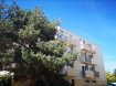 Appartement Vente 2 chambres à Pagny-sur-Moselle - 94 600 € L'Immobilière Delarue vous propose à Pagny-sur-Moselle, dans une petite copropriété soignée au calme coquet appartement situé au 2ème étage sans ascenseur, un vaste garage et une cave saine.Ce bien est à deux pas de la gare de Pagny et des commerces.En voici son descriptif:Une entrée avec grand placard, une cuisine partiellement équipée et un salon séjour offrant un accès balcon, 2 chambres, salle de bain et toilette. L'appartement est habitable de suite pas de travaux à prévoir et sa décoration est dans l'air du temps'Le chauffage est au gaz (la chaudière est entretenue annuellement)Les menuiseries sont en double vitrageVous serez charmés par son état irréprochable et sa luminosité.LOTS: 12 appartements, 12 caves, 3 garagesSyndic: professionnelCharges mensuelles: 60 eurosTaxe foncière : appartement + garage 585 eurosLe prix de vente est 94 600 euros et les honoraires sont intégralement à la charge du vendeur.