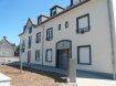 Appartement Vente 1 chambre à Redange - 415 000 € Magnifique appartement situé au 1er étage du Bâtiment C de la Résidence le Domaine, côté gendarmerie, à deux pas de toutes les facilités ( crèches, écoles, lycée, maison-relais, arrêts de bus multiples destinations, commerces, centre médical, piscine...). Outre sa localisation parfaite, cet appartement propose une disposition particulièrement attrayante :
- hall d'entrée avec coin vestiaire
- wc séparé
- salle de bain
- chambre de 17m2
- cuisine équipée, séparée avec balcon
- pièce de vie de 30m2 séparée en 2 par une porte coulissante
- vue paisible sur le jardin
- parking intérieur ( 1 emplacement )
- parking extérieur ( 1 emplacement )
- petite cave privée de 2.25m2
- buanderie commune
A voir absolument...
