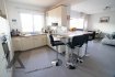 Duplex Vente 3 chambres à Colmar-Berg - 850 000 € ***Contact - 691 198 222 - Kay Agnes***
!! Visite virtuelle dispoible: http://kai.immo/tours/ColmarBerg/ !!
immohub, votre partenaire dans l'immobilier à Mersch, vous propose en collaboration avec KAi - Kay Agnes immobilière, ce duplex de haute gamme à Colmar-Berg.
Un appartement duplex d’une surface habitable de 160 m2, au 2ième et 3ième étage avec 3 chambres à coucher, 1 salle de bain et 1 salle de douche.
L’appartement se compose comme suit :
2ième étage :
Hall d’entrée
Chambre I
Salle de douche
Grand salon lumineux avec « cheminée »
Balcon
Cuisine ouverte
Débarras
3ième étage :
Hall de nuit
Chambre II ?Chambre III balcon et dressing avec armoire encastrée
Salle de bain
Buanderie/débarras
Deux emplacements intérieurs
Pour plus d’informations et/ou des visites, veuillez nous contacter au 691 198 222 / 30 91 97 ou par mail kay.agnes@luxadmin.lu