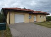 Maison Vente 2 chambres à Rohrbach-lès-Bitche - 251 450 € Rohrbach les Bitche. Pavillon individuel de plain pied
Composé d'une entrée, cuisine équipée, séjour avec accès terrasse suspendue, 2 chambres, cellier, WC, garage.
Construction de 2014 ossature bois, chauffage aérothermie, rue calme, sur un terrain de 7 ares légèrement en pente.
Contact Nord sud immobilier 03 72 64 00 78
Agence Rohrbach les Bitche / Sarreguemines / Bitche
www.nordsud-immobilier.fr