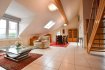 Duplex Vente 4 chambres à Weidingen - 620 000 € Beau Duplex lumineux au 3e étage à Weidingen (Commune de Wiltz), se composant comme suit:- Hall d'entrée avec coin vestiaire- Living / Salle à manger spacieux, accès terrasse- Grande cuisine équipée, accès terrasse- 2 chambres à coucher- 1 salle de bains (douche, baignoire, Lavabo)- WC séparé- Buanderie/Rangement* A l'étage:- Espace bibliothèque - 1 chambre à coucher- 1 bureau ou chambre d'enfantEmplacement intérieurEmplacement extérieurAnnée de construction: 2006 Classification énergétique: E-E Pour de plus amples renseignements, contactez nous: info@immowolz.lu / (00352) 95 82 59 -1