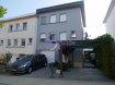Maison Vente 3 chambres à Roeser - 658 000 € *** Sous Compromis ***
New Keys vous propose cette charmante maison libre de 3 côtés de +/- 120 m2, idéalement située à Roeser, à moins de 10 minutes de Luxembourg-ville et de la Cloche d'or.
Le bien se compose de la manière suivante:
-Hall d'entrée,
-Cuisine équipée ouverte,
-Living avec cheminée,
-Salle de douche,
-3 chambres,
-WC séparé,
-Jardin avec terrasse, atelier, buanderie
Vous disposerez également d'un garage, et de deux emplacements de parking.
Proche de toutes commodités (proche de l'école et d'un arrêt de bus ), vous profiterez d'un environnement calme et agréable.
Pour plus d'informations et /ou visites, contactez-nous au 27 99 86 23 ou par email à l'adresse info@newkeys.lu.