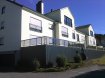 Appartement Vente 2 chambres à Pommerloch - 430 000 € Bel appartement deux chambres situé à Pommerloch, dans une résidence calme, tourné vers la campagne tout en étant proche de tous commerces et transports ou voies de communication.
Il se trouve au 1er étage, accès facile via l'escalier ou l'ascenseur et se compose comme suit :
- Hall d'entrée, avec Vidéo-parlophone et coin vestiaire
- Salle de bain avec toilette
- 2 chambres lumineuses
- beau living séjour avec porte-fenêtre et balustrade
- cuisine équipée
- débarras avec emplacement pour machine à laver et sèche-linge +
chaudière au gaz individuelle
- emplacement de parking intérieur
- cave privative de 10m2 dans le prolongement du parking
- jardin commun.