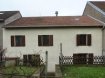 Maison mitoyenne Vente 5 chambres à Mont-Saint-Martin - 180 000 € Maison de ville, mitoyenne, type 7 de 150 m² habitable actuellement + 85 m² aménageable en combles , garage sur 4,3 ares avec accès par l'avant et par l'arrière du terrain.
Ainsi composée :
- RDC : GARAGE 1 voiture, traversant avec sortie sur la terrasse et le jardin, HALL 11 m², dégagement desservant : w-c, chaufferie, CUISINE équipée chêne, SALON ouvert sur SALLE à MANGER : 36 m², cheminée et porte-fenêtre donnant sur la terrasse et jardin.
- 1er ETAGE / 5 CHAMBRES (10,11,12,15, 16 m² : sol en parquet) dégagement, SALLE de BAINS, WC.
- 2èmes ETAGE : Combles isolés : 85 m² au sol AMENAGEABLES.
Toiture isolée , fenêtres en double vitrage changées en 1987,
chaudière au gaz à changer, électricité à vérifier, reliée au tout à l'égout.
L'ensemble sur 4,30 ares de terrain clos, beau jardin d'agrément avec terrasse et accès au fond du jardin.