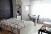 LUXEMBOURG MERL, 88, rue des Aubépines, beau studio entièrement MEUBLE, de 35 m2 au RDC surélevé et comprenant : entrée avec vestiaire, salle de douche avec WC, pièce principale, placard avec lit intégré, cuisine équipée ouverte sur living, une cave, lave-linge, libre le 1er janvier 2027. POUR UNE SEULE PERSONNE, PAS D'ANIMAUX-NO PETS. Loyer : 1300 euros + 200 euros de charges. Frais d'agence : un mois de loyer + TVA, 50% à charge du locataire, 50% à charges du bailleur. Contact et visites : Rosalba MAITRE téléphone : 691 550 189, email : rosalba@parkagence.lu & Arianna GHITTINO, téléphone : 691 205 573, email : arianna@parkagence.lu