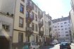 Appartement Vente 1 chambre à Strasbourg - 185 000 € Situé a Neudorf 4 Rue d'eschau,dans une petite copropriété dont les parties communes ont été rénovées en 2018, a proximité des commerces, transports et écoles. Appartement 3|4p en Rez de chaussé composé d'une entrée desservant une salon séjour, une chambre, une cuisine avec un coin repas et une salle d'eau avec wc. Ce logement est également adapté aux professions libérales.Vous bénéficiez de plus d'une cave et d'un local vélo.Chauffage individuel gaz.Prix de vente 185 000 ' TTCVotre contact Julien Diss 0632090104