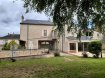 Maison Vente 5 chambres à Château-du-Loir - 168 000 € Maison bourgeoise avec jardin et dépendances . Au coeur de la ville, proche commerces et marché, maison bourgeoise de 7 pièces avec une chambre au rez de chaussée, une belle pièce de vie avec accès jardin, chambres avec salles d'eau privatives, un garage, un bel atelier, une dépendance de plain pied avec cheminée, terrasse cour et jardin à l'arrière. Négociation possible. Contact pour visites : Véronique MILLIOT Tél : 07 87 00 81 20