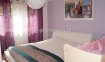 Appartement Vente 2 chambres à Esch-sur-Alzette - 298 000 € Très bel appartement à vendre à Esch-Sur-Alzette, situé dans la périphérie résidentielle de la ville, en zone calme, proche des commodités, transports en commun et axes routiers.
Entièrement rénové avec goût, ce bien se compose d'un grand hall d'entrée avec espace rangement, de deux chambres à coucher, living salle à manger, cuisine équipée séparée avec débarras, salle de douche à l'italienne, wc séparé, cave, jardin privé.
L'appartement fait partie d'une petite copropriété entièrement rénovée, ne possède pas d'ascenseur mais se situe au rez de chaussée.
Pour toute information ou visite veuillez contacter le 661 16 06 01 ou info@ag-promotion.lu
Ref agence :gr