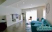 Maison Vente 2 chambres à Boulay-Moselle - 105 000 € Maison centre ville de Boulay. Maison de ville entièrement rénovée avec isolation extérieur, elle se compose d'une belle pièce de vie de 33m2 avec une cuisine équipée moderne, un WC séparé, une chambre, un bureau, une sale de bain avec WC, une buanderie et d'un garage avec porte sectionnelle motorisée. Aucun travaux à prévoir vous avez juste à poser vos meubles.