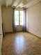 Appartement Location 1 chambre à Château-du-Loir - 392 € c.c. . Appartement de 47 m2 au 1er étage : entrée avec placards, séjour, cuisine, chambre, SDE avec WC. Loyer 340EUR plus Garage obligatoire avec électricité (prise électrique + lumière) à 45EUR . Cour commune. Chauffage Gaz de ville. , LIBRE DE SUITE