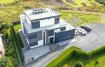 Maison Vente 5 chambres à Wiltz - 1 450 000 € Splendide maison unifamiliale à l'architecture soignée.Libre de 4 côtésConstruction: 2017Surface totale: 476 m2 Terrain: 7,62 ares, dont 2,22 ares encore constructibleClasse énergétique: A-BCette belle demeure spacieuse, avec ses multiples terrasses, se compose comme suit:* Rez-de-chaussée:Hall d'entrée,Petite cuisine / débarrasGrande cuisine avec salle à manger,Living - Salon,WC séparé, Chaufferie / Buanderie / Salle de doucheGarage pour 2 voitures,Terrasse / Jardin* 1er étage:Hall de nuit,WC séparé,Salle de bains,Buanderie,Bureau,1 chambre à coucher avec dressing,1 chambre à coucher avec dressing et salle de douche,1 chambre à coucher, Terrasse* 2e étage:Hall de nuit,2 chambres à coucher,Salle de douche,Living / SalonTerrasse* Aspects techniques:Dalles en bétonTriple vitrage (PVC / Aluminium)Chauffage au solRaffstores électriquePompe à chaleurBoiler raccordé à la chaudièreRécupération d'eau de pluie (1.000 litres)Aération centralePanneaux solaires thermiqueFaçade en crépi et pierres de parements, isolée Cassette feu de bois (entre living et cuisine)Système d'alarme* Finition intérieur:Pierre naturelle, Carrelage et Parquet, Crépi, Variovlies, Papier peint et carrelage sur les murs, Plafond en plâtre peint et faux-plafond.Pour de plus amples renseignements, contactez nous: info@immowolz.lu / (00352) 95 82 59 -1