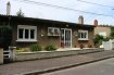 Maison Vente 3 chambres à Moyeuvre-Grande - 183 000 € Maison Moyeuvre Grande 5 pièce(s) 100 m2. Maison fonctionnelle, axe Luxembourg, proposant une belle surface de plain-pied, dans un secteur calme et verdoyant. Le rez de chaussée se compose de :- un salon-séjour (33m²) avec accès balcon - une cuisine aménagée/équipée (9,40m²)- 2 chambres dont une avec placard - salle de douche- WC séparéEtage niveau jardin :- une suite parentale (avec placards)- une salle de douche - WC- buanderie (17m²)- garage (porte motorisée avec portillon - 21,60m²)Toutes les menuiseries sont de qualité et en excellent état ainsi que l'ensemble de l'habitation ; chauffage au gaz (chaudière Viessmann)Pour tout renseignement ou visite, vous pouvez contacter :Mme LITZELMANN 07 50 90 38 53