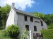 Maison Vente 2 chambres à Flée - 102 000 € BAISSE DE PRIX. Superbe environnement préservé pour cette jolie maison de campagne entièrement restaurée offrant au rez de chaussée : une entrée, une pièce de vie, une cuisine aménagée et équipée avec un insert, une salle d'eau avec wc. Palier/bureau à l'étage, deux chambres, cabinet de toilettes, grenier sur le tout. Cinq caves dans le roc, un garage, bûcher, joli parc sans vis à vis. *Honoraires inclus charge acquéreur : 7.37% TTC (prix 95000.00 euros hors honoraires).