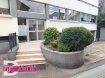 Appartement Vente 3 chambres à Ars-sur-Moselle - 128 000 € En plein centre ville de Ar sur Moselle, nous proposons pour un investisseur un appartement F 4 de 90 m2 dans une petite copropriété bien soignée.Il est composé d'une vaste entrée avec placards desservant une partie nuit de 3 chambres, salle de bains, WC, placards intégrées, salon et cuisine avec un accès balcon pour ces 2 dernières pièces.Ce bien a fait l'objet de nombreux travaux en 2011|2013 comme le remplacement des menuiseries extérieures, cuisine équipée, rénovation des sols et électricité pour un montant global de 23000 '.L'appartement est chaleureux et très lumineux.Tous les commerces, transports en communs, cinéma, piscine et gare se trouvent entre 100 et 200 mètres.Loyer mensuel de 600 ' | moisTaxe foncière : 680 ' | anCharges mensuelles : 180 'Nombre de lots: 20 dont 7 appartements, 7 caves etc.. Syndic bénévole|Le prix est de 128000 ' et les honoraires sont intégralement à la charge du vendeur.