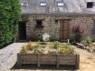 Maison Location 3 chambres à Derval - 550 € c.c. Maison Derval de 66 m2. A louer maison sur la commune de Derval se composant : cuisine salon avec cheminée, une chambre, salle d'eau, wc. A l'étage, trois pièces pouvant servir d'espaces de stockage, de bureau ou de chambre et wc. A l'extérieur, un garage et espace vert. Loyer : 550 euros, dépôt de garantie : 550 euros, frais d'agence : 363 euros.Contact : Igor Tél : 02 40 55 39 68Référence annonce : 4383