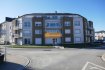 Appartement Location 2 chambres à Bascharage - 1 600 € Bel appartement de 85 m2 situé au rez-de-chaussée d'une résidence située près du centre de Bascharage.L'appartement dispose de:Hall d'entrée, grand living/salle à manger, cuisine équipée, 2 chambres à coucher, salle de douche + WC, un WC séparé,cave, 1 emplacement extérieur et 1 emplacement intérieur.L'objet se présente aussi idéalement pour une profession libérale.